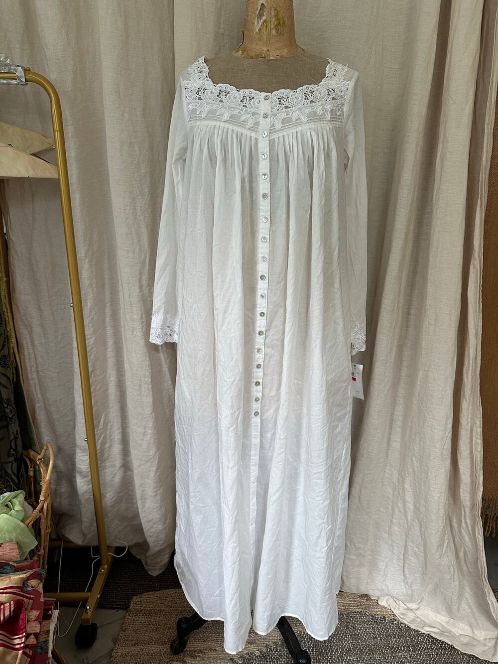 Eileen West Couture Queen Anne's Lace White Nightgown Large Bust 48”